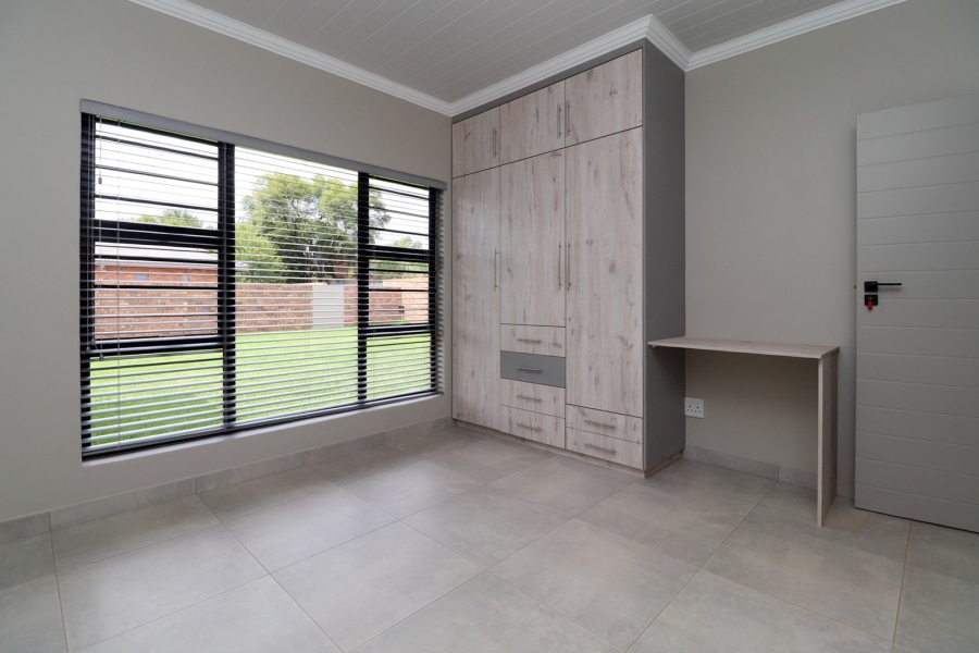 3 Bedroom Property for Sale in Flamwood North West